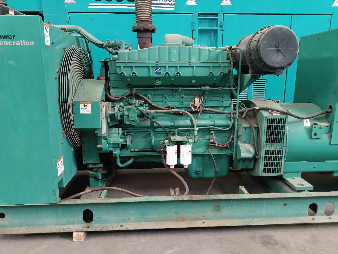 三元过载会对 600kW 柴油发电机组造成哪些损害？