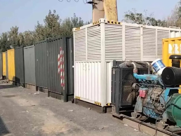 三元200KW柴油发电机机组每小时油耗是多少？
